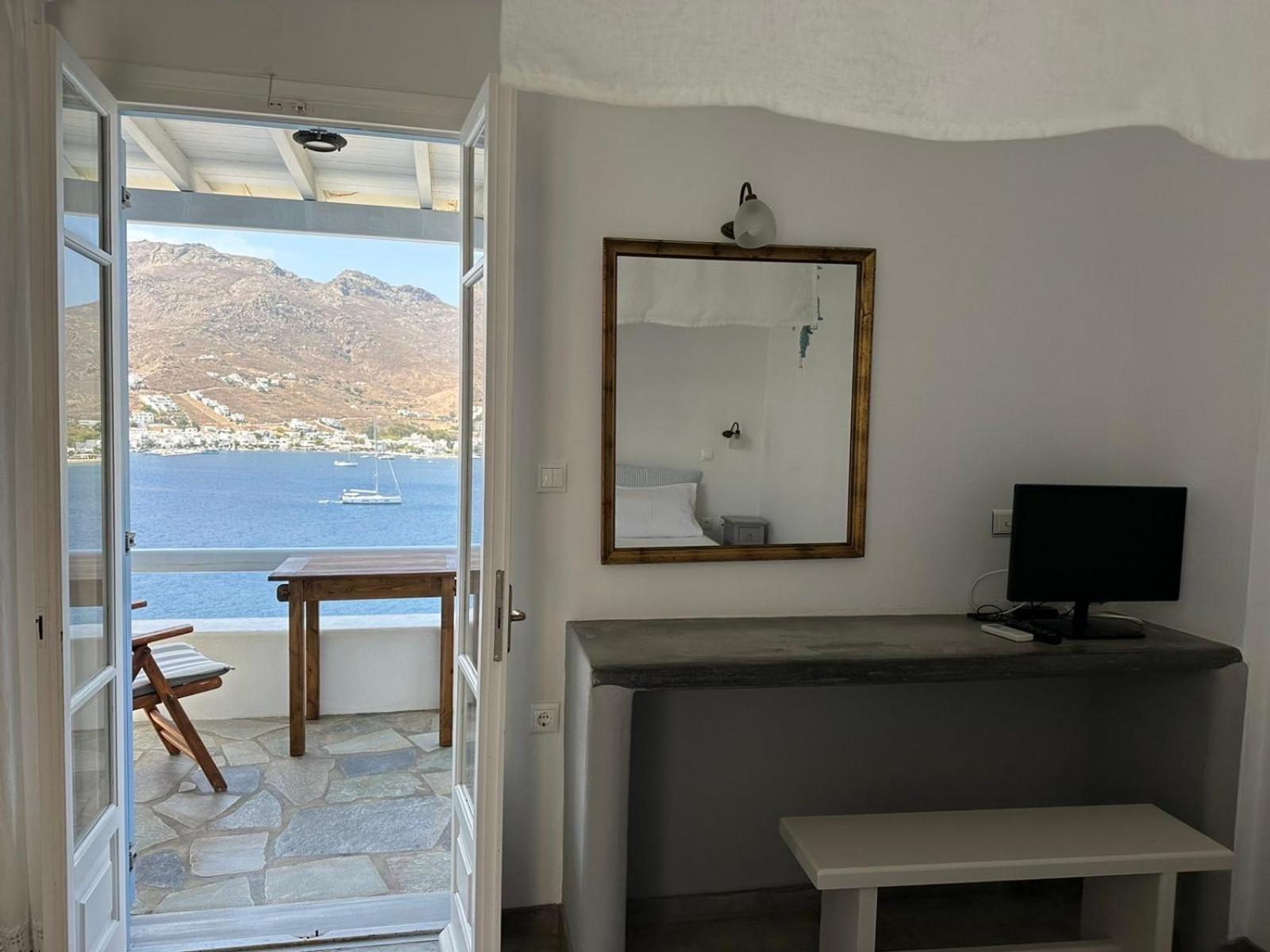 Amfitriti Serifos リバディオン エクステリア 写真