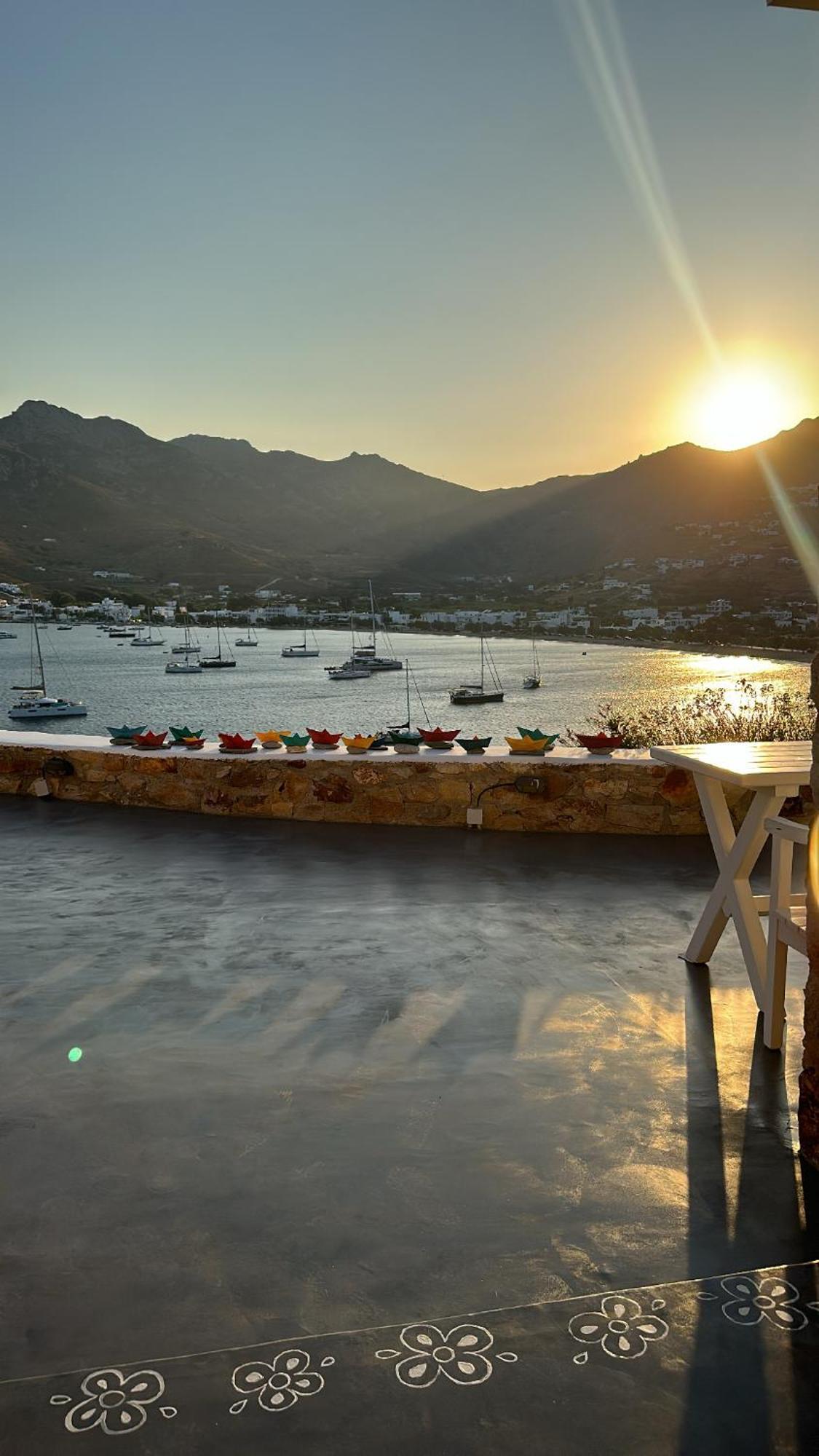 Amfitriti Serifos リバディオン エクステリア 写真
