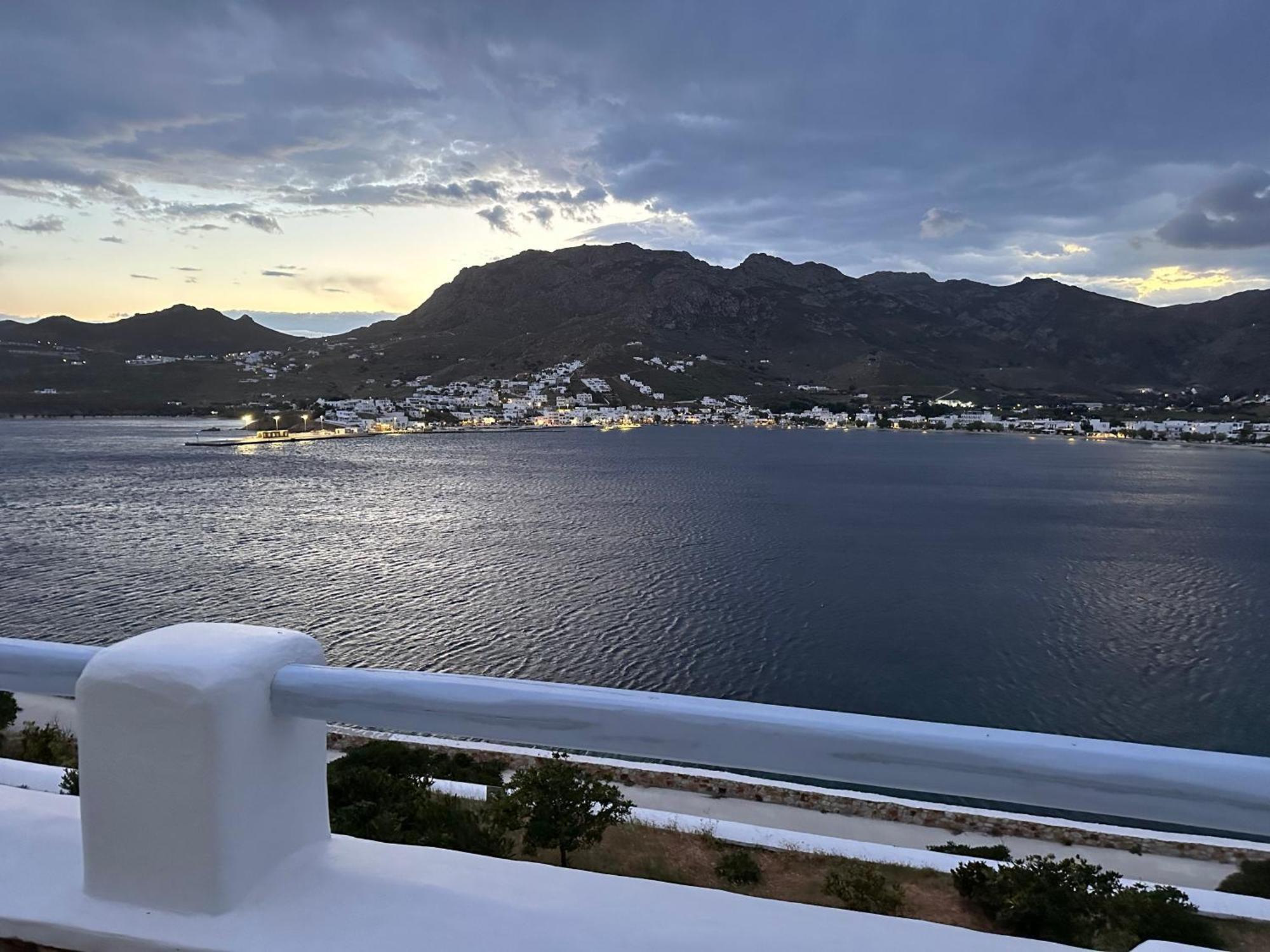 Amfitriti Serifos リバディオン エクステリア 写真